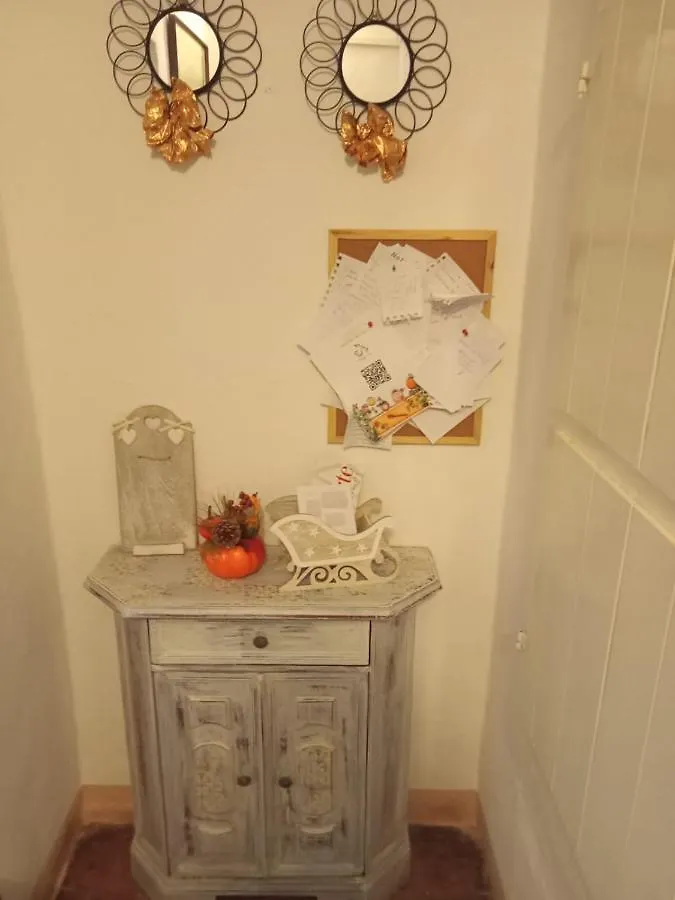 Il Rosso Volterrano N.10 Apartment 0*, Volterra Italy